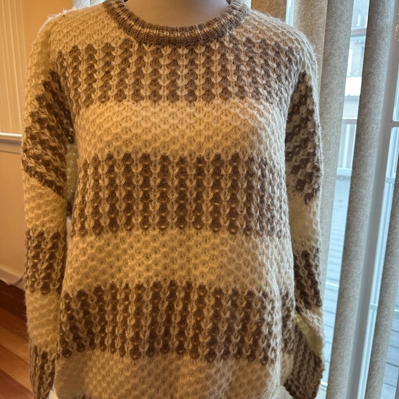 Grey Bandit Dana Sweater - Small NWT - Picture 5 of 9